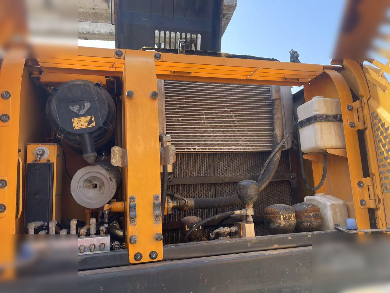 Excavadora de ruedas HYUNDAI ROBEX 210W-9: foto 7 Excavadora de ruedas HYUNDAI ROBEX 210W-9: foto 7