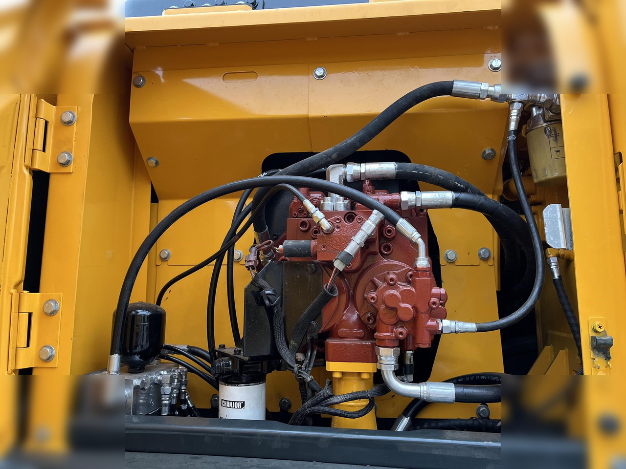 HYUNDAI ROBEX 210W-9 - Excavadora de ruedas: foto 5 HYUNDAI ROBEX 210W-9 - Excavadora de ruedas: foto 5