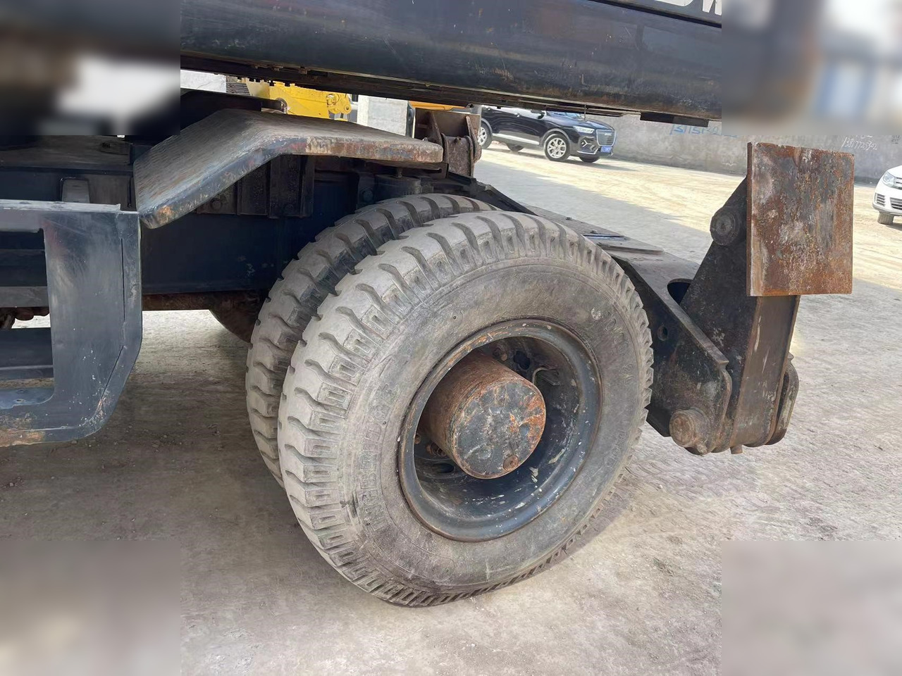 Excavadora de ruedas HYUNDAI ROBEX 210W-9: foto 10 Excavadora de ruedas HYUNDAI ROBEX 210W-9: foto 10