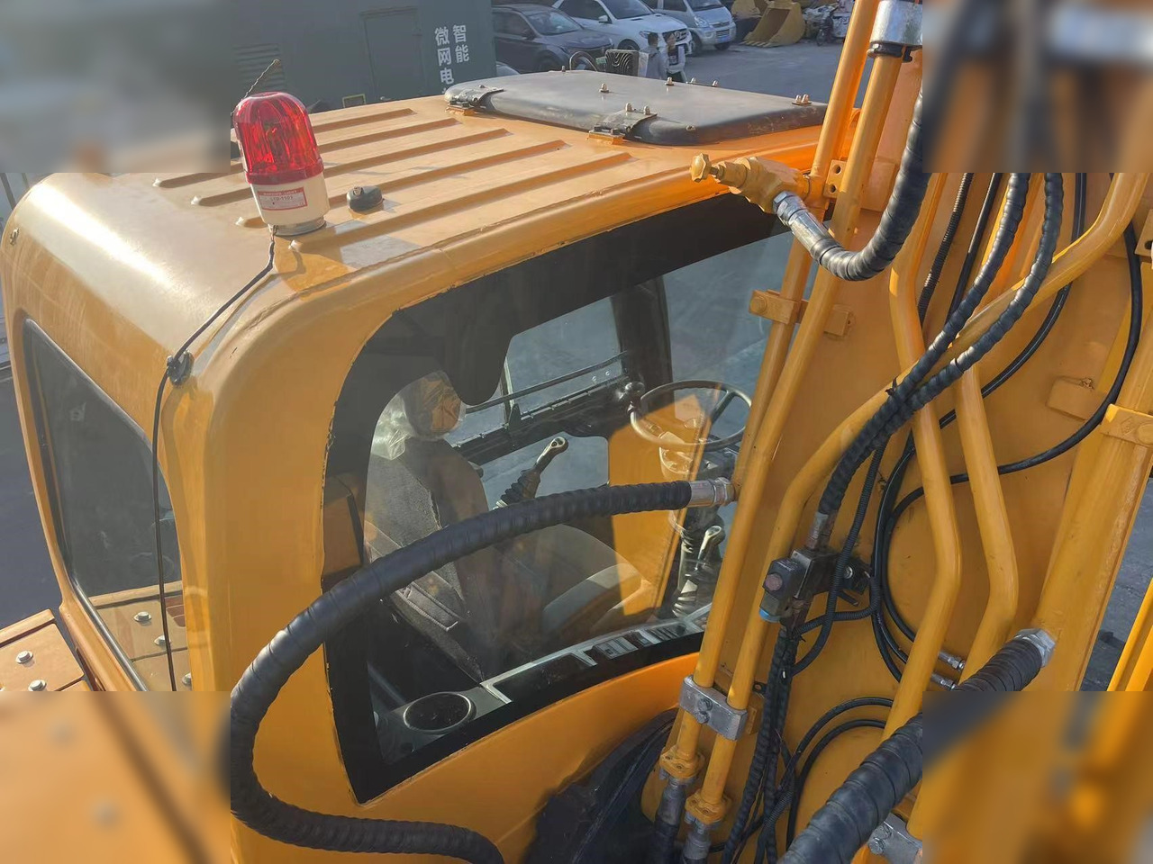 Excavadora de ruedas HYUNDAI ROBEX 210W-9: foto 8 Excavadora de ruedas HYUNDAI ROBEX 210W-9: foto 8