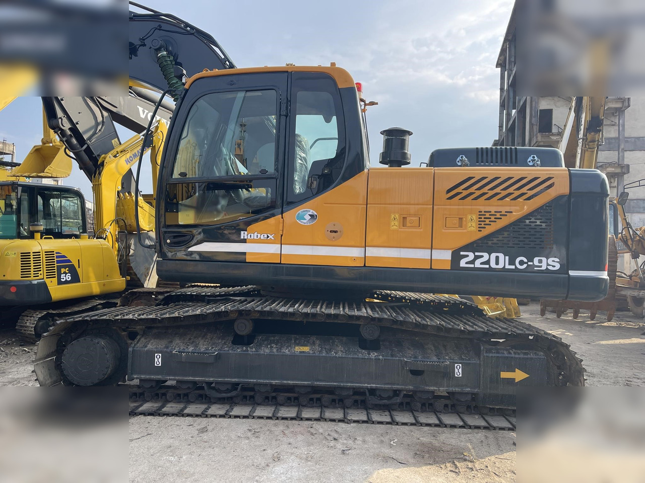 HYUNDAI ROBEX 220 LC-9S - Excavadora de cadenas: foto 4 HYUNDAI ROBEX 220 LC-9S - Excavadora de cadenas: foto 4