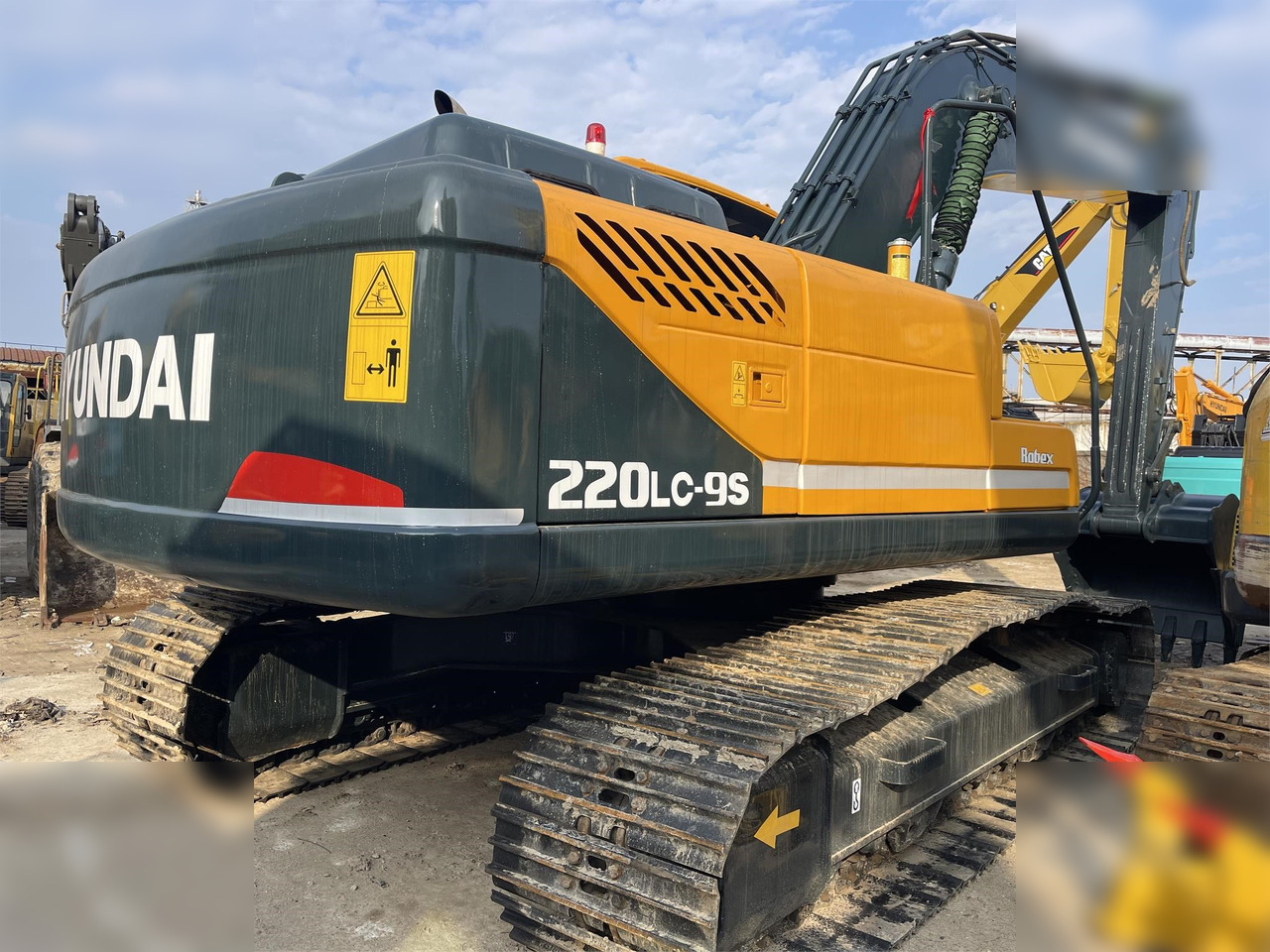 HYUNDAI ROBEX 220 LC-9S - Excavadora de cadenas: foto 3 HYUNDAI ROBEX 220 LC-9S - Excavadora de cadenas: foto 3