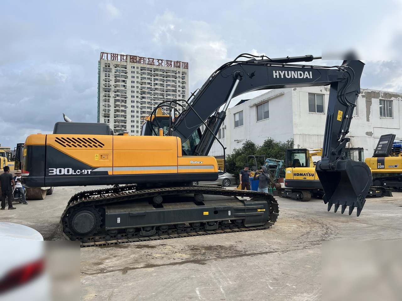 HYUNDAI ROBEX 300 LC-9 - Excavadora de cadenas: foto 2 HYUNDAI ROBEX 300 LC-9 - Excavadora de cadenas: foto 2