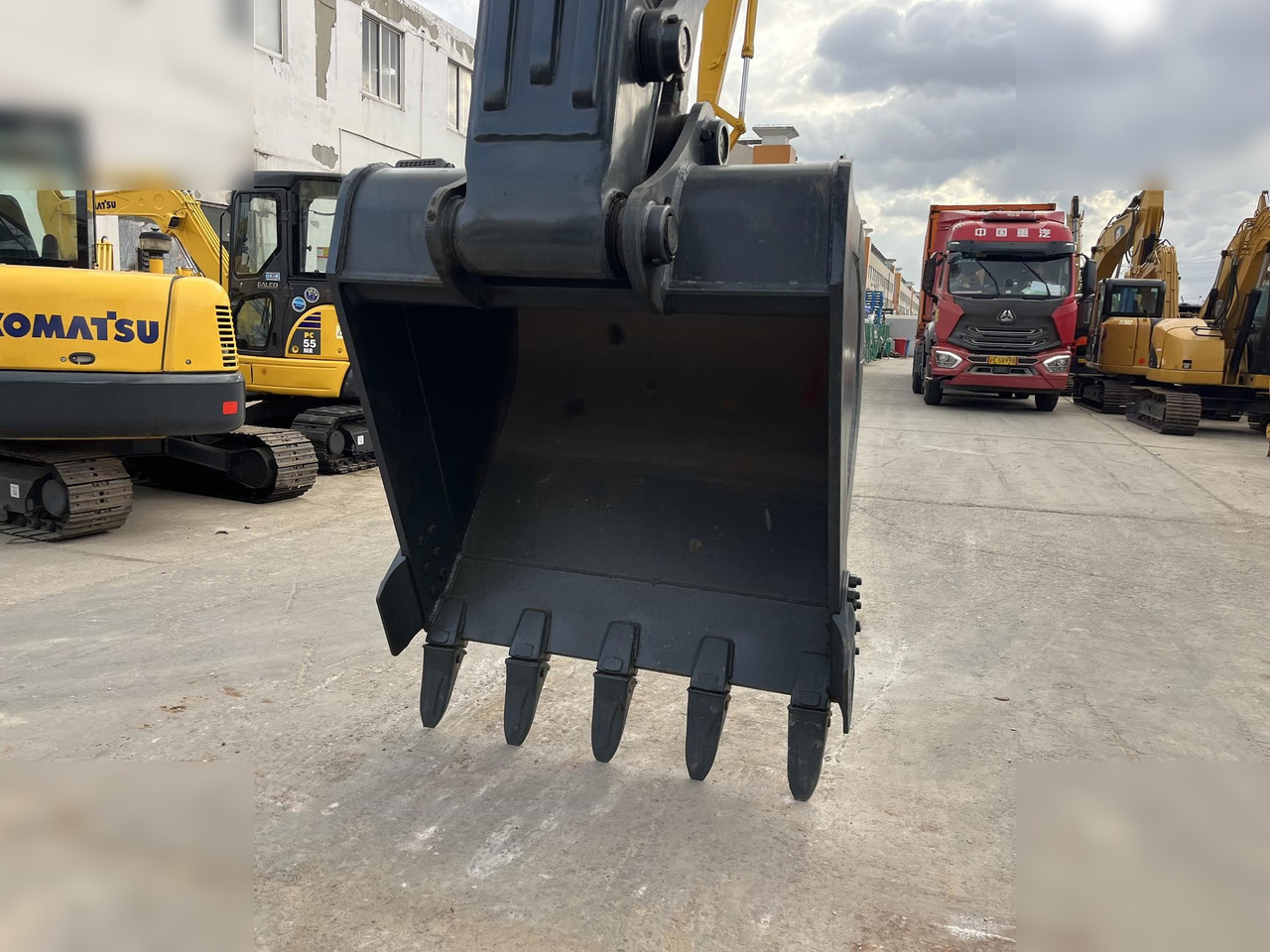 HYUNDAI ROBEX 300 LC-9 - Excavadora de cadenas: foto 5 HYUNDAI ROBEX 300 LC-9 - Excavadora de cadenas: foto 5