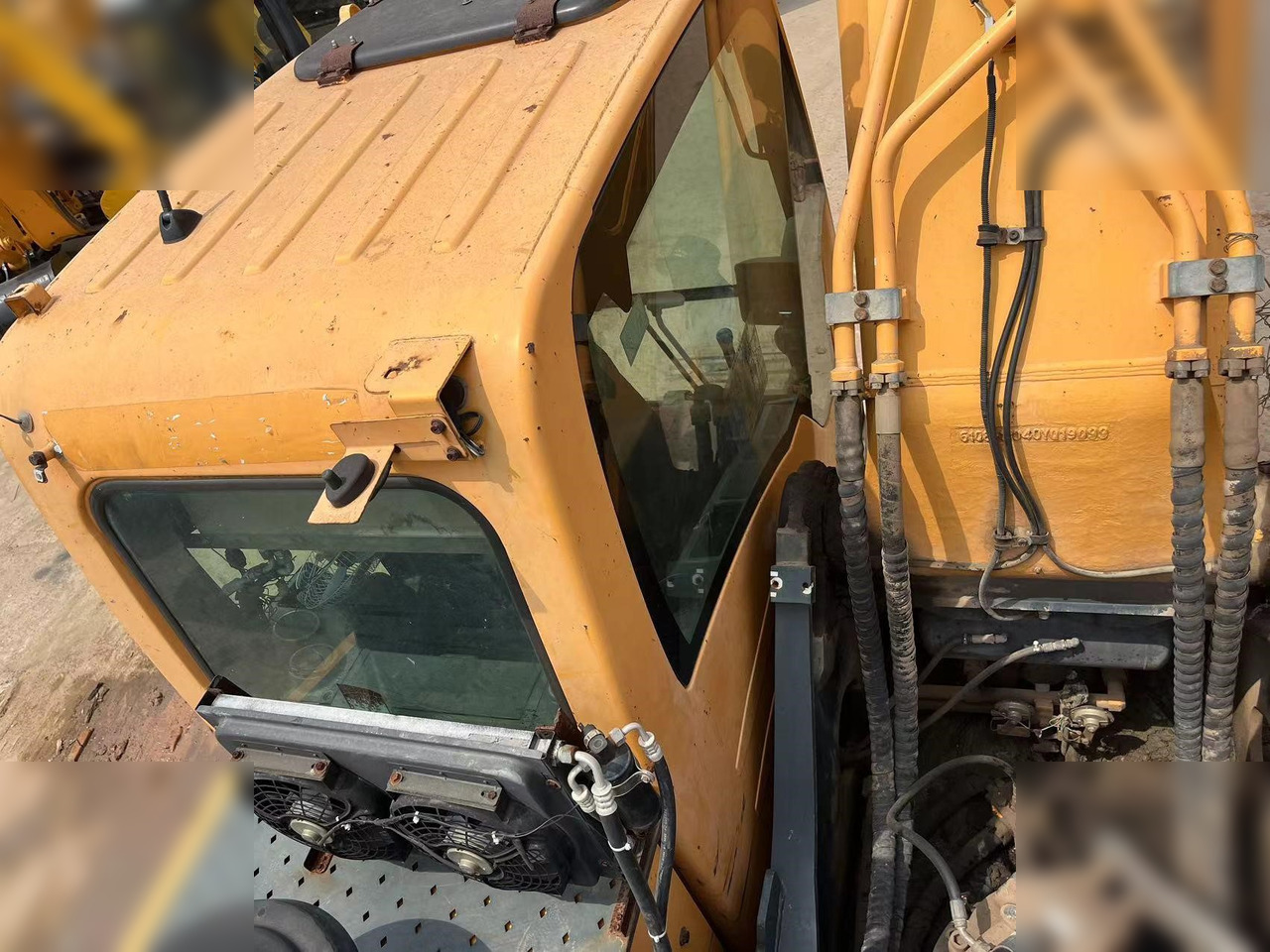 Leasing de HYUNDAI ROBEX 305 LC-9S HYUNDAI ROBEX 305 LC-9S: foto 8