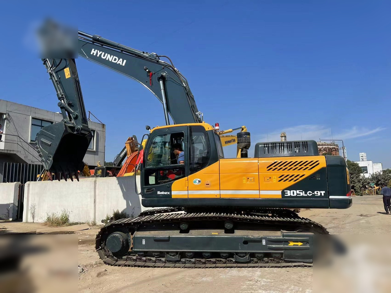 HYUNDAI ROBEX 305 LC-9T - Excavadora de cadenas: foto 1 HYUNDAI ROBEX 305 LC-9T - Excavadora de cadenas: foto 1