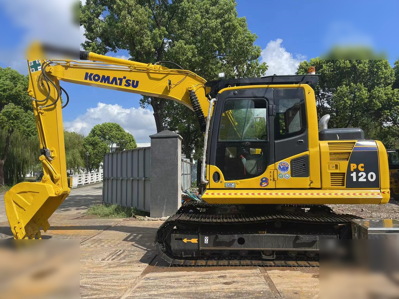 KOMATSU PC120-8 - Excavadora de cadenas: foto 1 KOMATSU PC120-8 - Excavadora de cadenas: foto 1