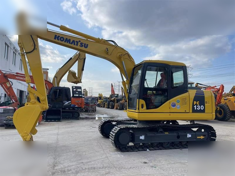 KOMATSU PC130-7 - Excavadora de cadenas: foto 1 KOMATSU PC130-7 - Excavadora de cadenas: foto 1