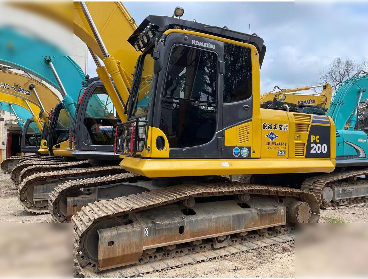 KOMATSU PC200-8 - Excavadora de cadenas: foto 1 KOMATSU PC200-8 - Excavadora de cadenas: foto 1