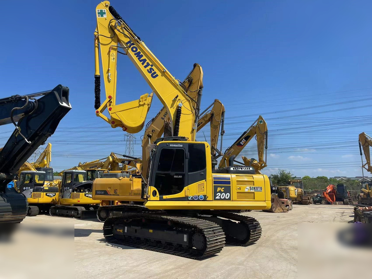 KOMATSU PC200-8 - Excavadora de cadenas: foto 2 KOMATSU PC200-8 - Excavadora de cadenas: foto 2