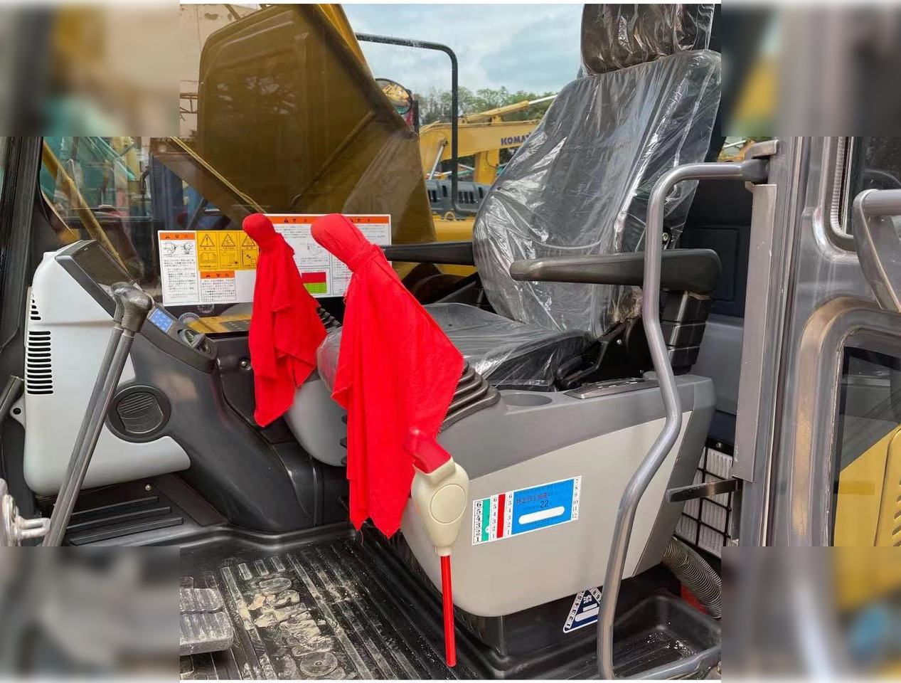 KOMATSU PC200-8 - Excavadora de cadenas: foto 5 KOMATSU PC200-8 - Excavadora de cadenas: foto 5