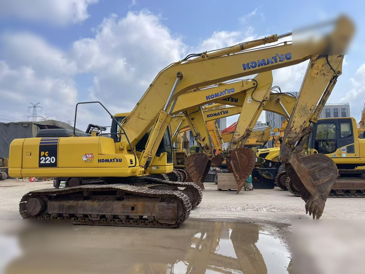 KOMATSU PC220-7 - Excavadora de cadenas: foto 1 KOMATSU PC220-7 - Excavadora de cadenas: foto 1