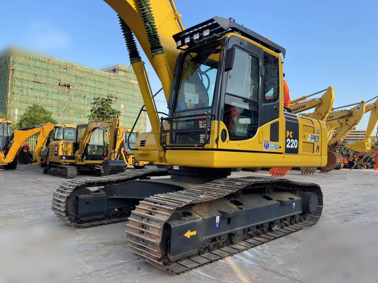 KOMATSU PC220-8 - Excavadora de cadenas: foto 4 KOMATSU PC220-8 - Excavadora de cadenas: foto 4