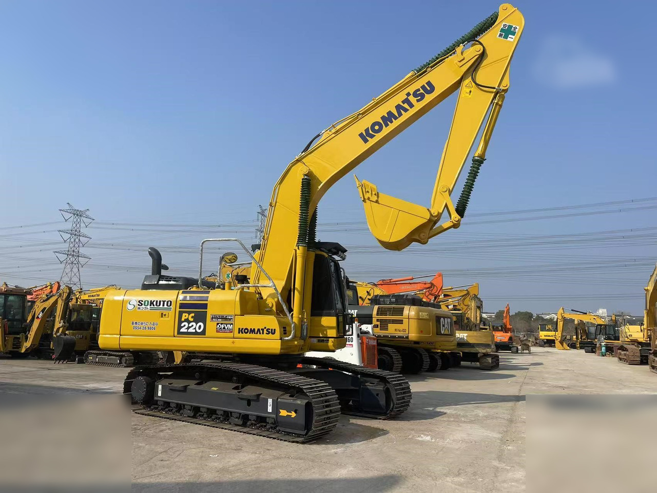 KOMATSU PC220-8 - Excavadora de cadenas: foto 2 KOMATSU PC220-8 - Excavadora de cadenas: foto 2