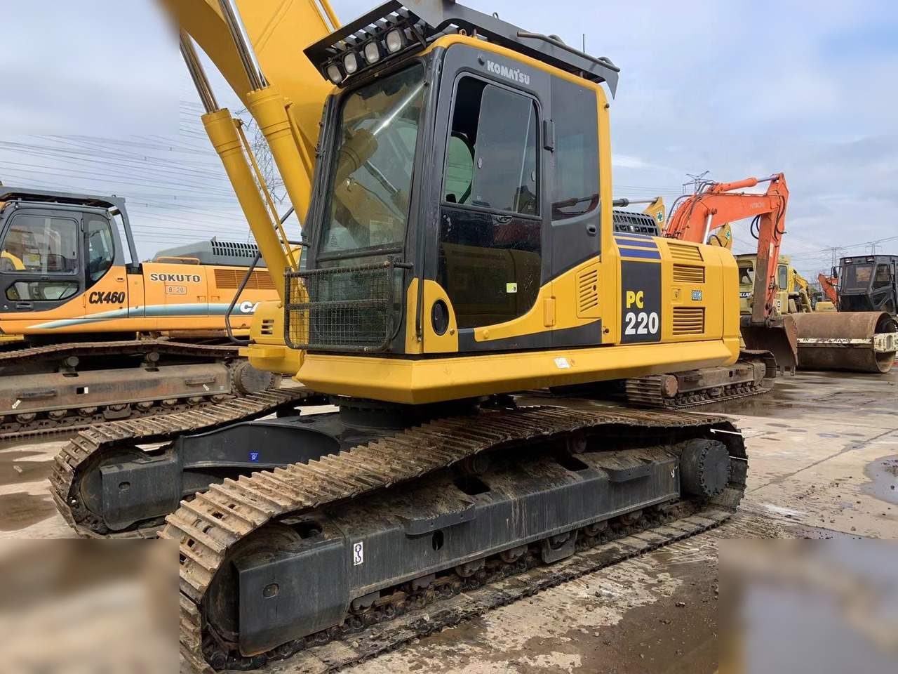 KOMATSU PC220-8 - Excavadora de cadenas: foto 3 KOMATSU PC220-8 - Excavadora de cadenas: foto 3