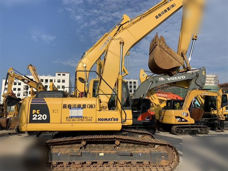 KOMATSU PC220-8N1 - Excavadora de cadenas: foto 4 KOMATSU PC220-8N1 - Excavadora de cadenas: foto 4