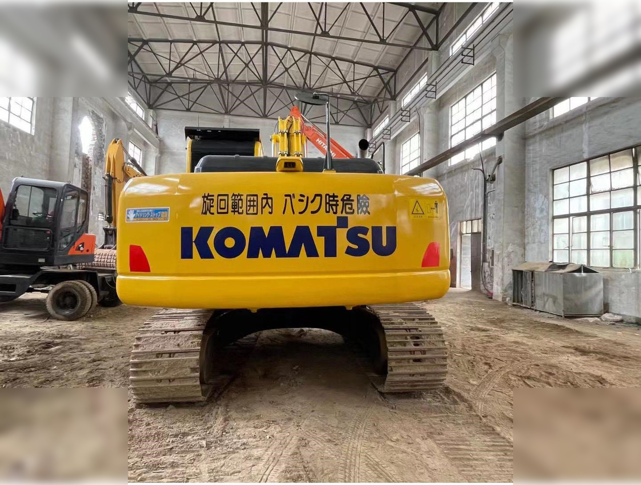 KOMATSU PC220-8N1 - Excavadora de cadenas: foto 5 KOMATSU PC220-8N1 - Excavadora de cadenas: foto 5
