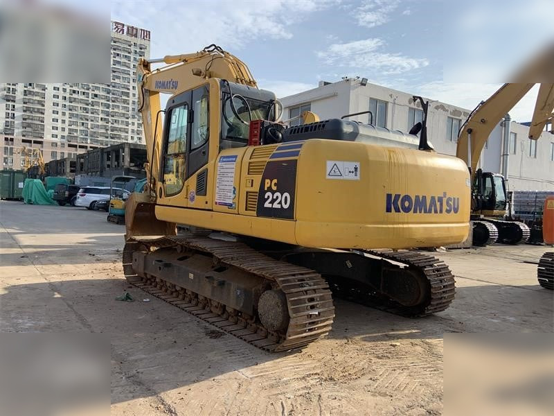 KOMATSU PC220-8N1 - Excavadora de cadenas: foto 2 KOMATSU PC220-8N1 - Excavadora de cadenas: foto 2