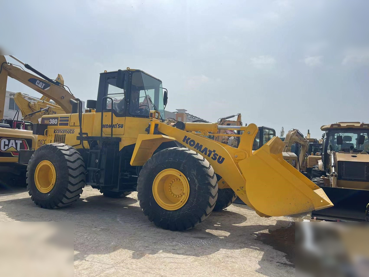 KOMATSU WA380-3 - Cargadora de ruedas: foto 4 KOMATSU WA380-3 - Cargadora de ruedas: foto 4