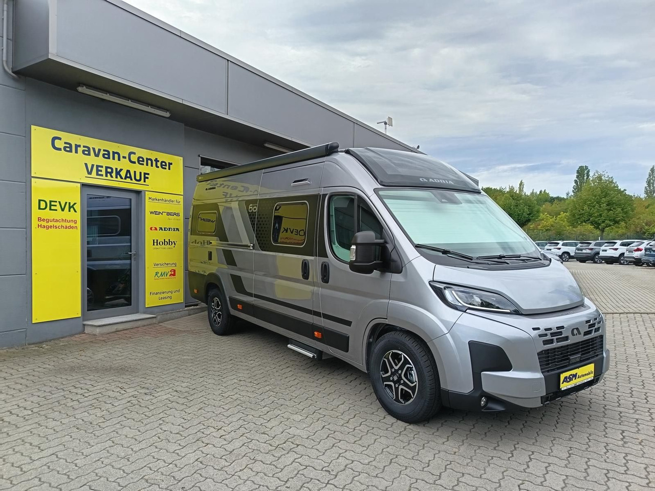 Adria Twin "60Y" 640 SLB 4,25MAXI*JUBILEE*MARKISE*LED - Cámper: foto 2 Adria Twin "60Y" 640 SLB 4,25MAXI*JUBILEE*MARKISE*LED - Cámper: foto 2