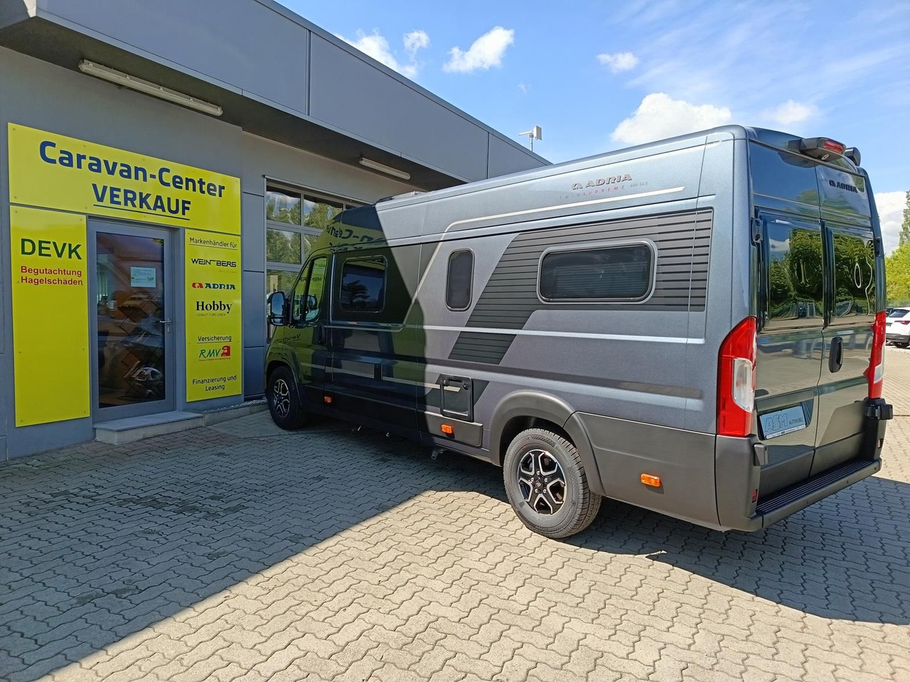 Adria Twin Edition 640 SGX Maxi 132kW*138L KÜHLSCHRANK - Cámper: foto 5 Adria Twin Edition 640 SGX Maxi 132kW*138L KÜHLSCHRANK - Cámper: foto 5