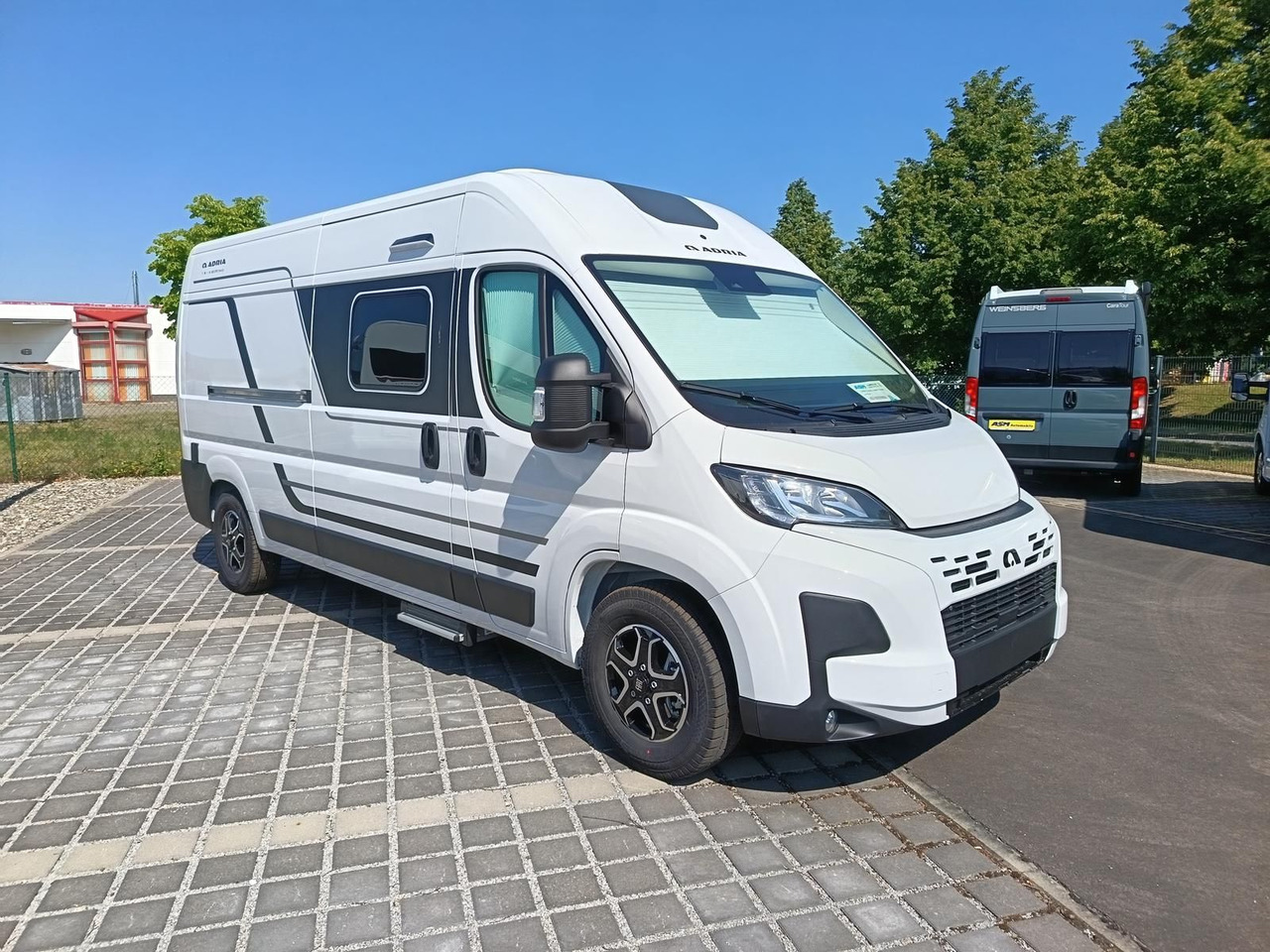 Adria Twin Twin 600 SPB Family*SAFETY+STYLE*DAB*SOFORT - Cámper: foto 2 Adria Twin Twin 600 SPB Family*SAFETY+STYLE*DAB*SOFORT - Cámper: foto 2