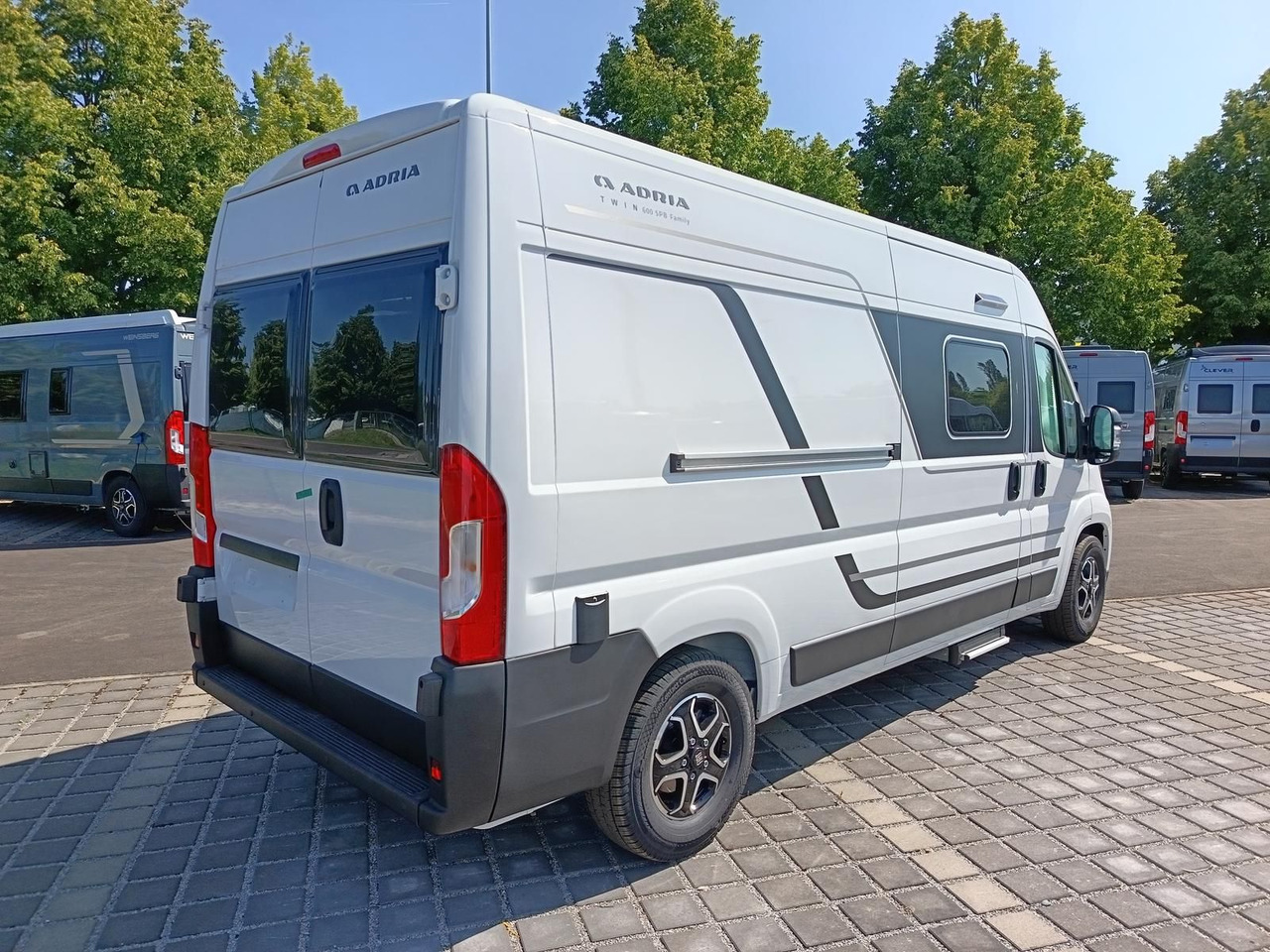 Adria Twin Twin 600 SPB Family*SAFETY+STYLE*DAB*SOFORT - Cámper: foto 5 Adria Twin Twin 600 SPB Family*SAFETY+STYLE*DAB*SOFORT - Cámper: foto 5