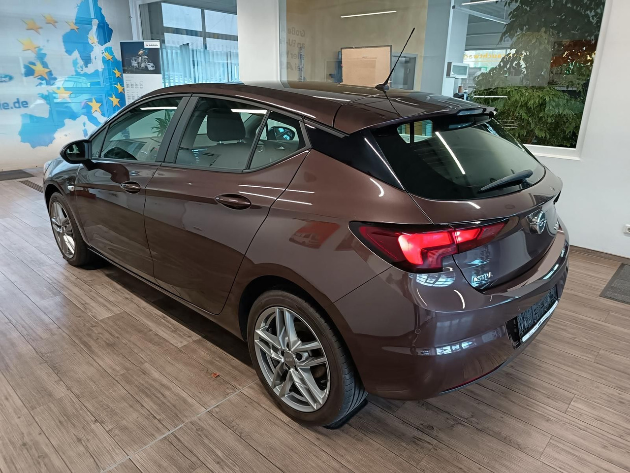 Opel Astra K Lim. 1,0 TURBO 77 kW*TEMP*KLIMA*PDC*SHZ* - Sedan: foto 4 Opel Astra K Lim. 1,0 TURBO 77 kW*TEMP*KLIMA*PDC*SHZ* - Sedan: foto 4