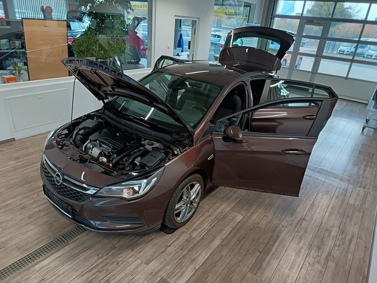 Opel Astra K Lim. 1,0 TURBO 77 kW*TEMP*KLIMA*PDC*SHZ* - Sedan: foto 2 Opel Astra K Lim. 1,0 TURBO 77 kW*TEMP*KLIMA*PDC*SHZ* - Sedan: foto 2