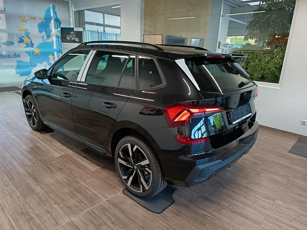 Skoda Kamiq Monte Carlo 1,5 TSI DSG*AHK*PANO*LED*ACC* - SUV/ Todoterreno: foto 4 Skoda Kamiq Monte Carlo 1,5 TSI DSG*AHK*PANO*LED*ACC* - SUV/ Todoterreno: foto 4