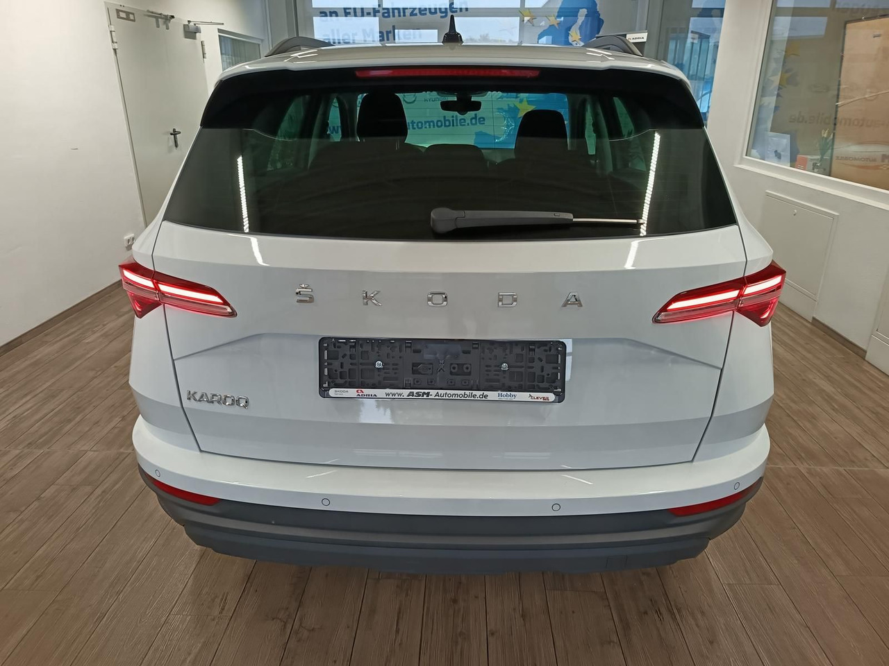 Skoda Karoq Style 1,5 TSI DSG*AHK*NAVI*LED*R-KAM*2xPDC - SUV/ Todoterreno: foto 5 Skoda Karoq Style 1,5 TSI DSG*AHK*NAVI*LED*R-KAM*2xPDC - SUV/ Todoterreno: foto 5