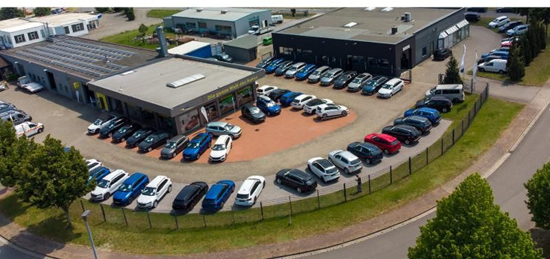 Skoda Karoq Style 1,5TSI DSG*AHK-VORBER*NAVI*LED*R-KAM - SUV/ Todoterreno: foto 2 Skoda Karoq Style 1,5TSI DSG*AHK-VORBER*NAVI*LED*R-KAM - SUV/ Todoterreno: foto 2