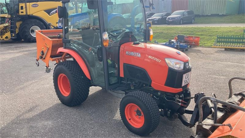 Kubota B2261 med 120 cm kost og udlægger - Tractor municipal: foto 4 Kubota B2261 med 120 cm kost og udlægger - Tractor municipal: foto 4