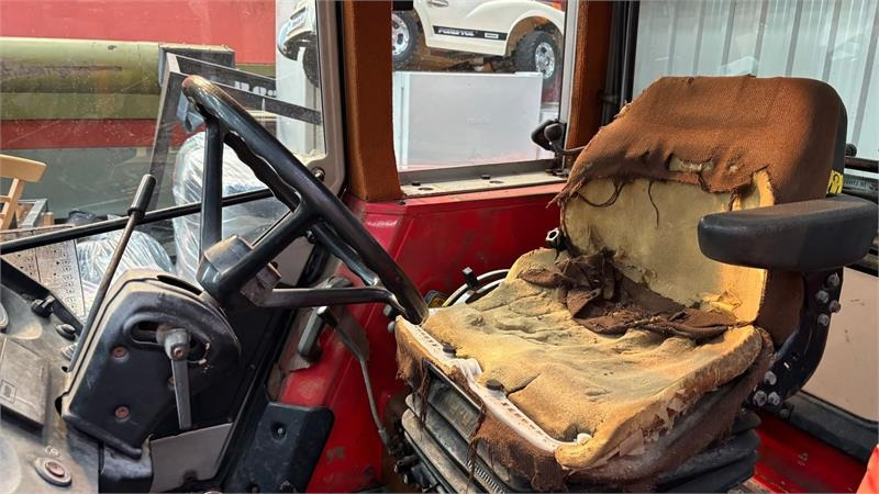 Massey Ferguson 699 - Tractor: foto 5 Massey Ferguson 699 - Tractor: foto 5