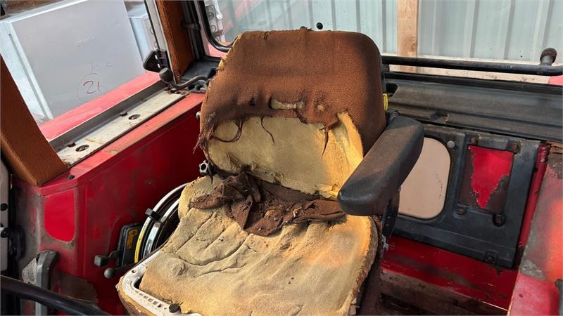 Massey Ferguson 699 - Tractor: foto 4 Massey Ferguson 699 - Tractor: foto 4