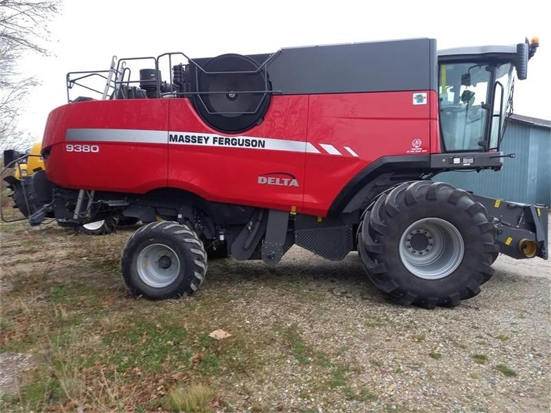 Massey Ferguson 9380 DELTA 35 fods Powerflow - Cosechadora de granos: foto 4 Massey Ferguson 9380 DELTA 35 fods Powerflow - Cosechadora de granos: foto 4