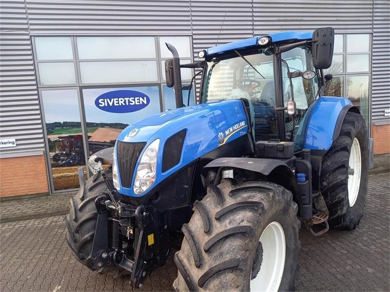 New Holland T7.220 - Tractor: foto 1 New Holland T7.220 - Tractor: foto 1