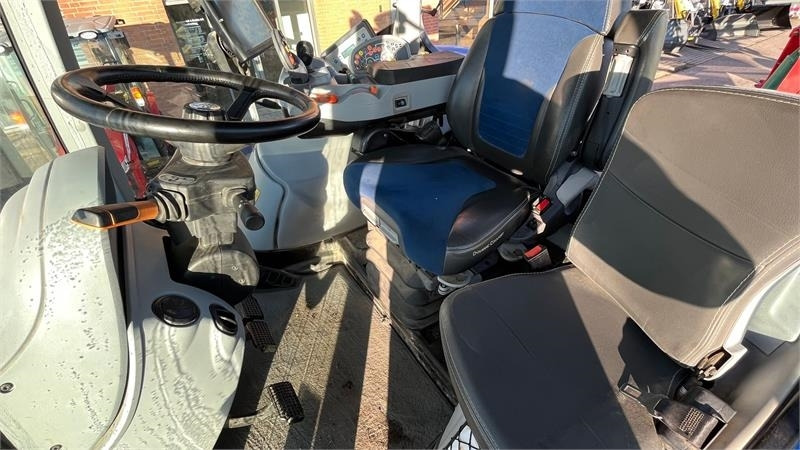 New Holland T7.315 HD AutoComand - Tractor: foto 5 New Holland T7.315 HD AutoComand - Tractor: foto 5