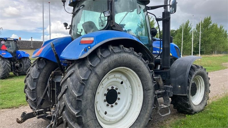 New Holland T7030 - Tractor: foto 5 New Holland T7030 - Tractor: foto 5