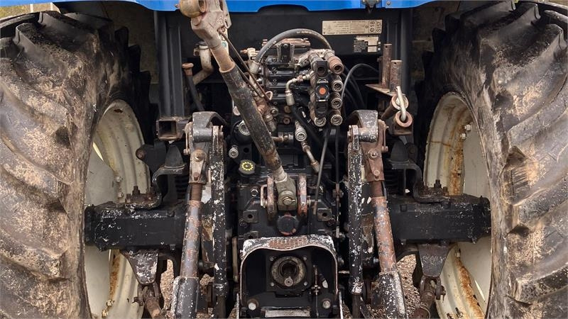New Holland TS 115 A - Tractor: foto 5 New Holland TS 115 A - Tractor: foto 5