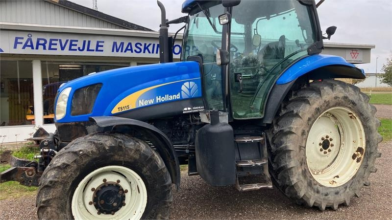 New Holland TS 115 A - Tractor: foto 1 New Holland TS 115 A - Tractor: foto 1