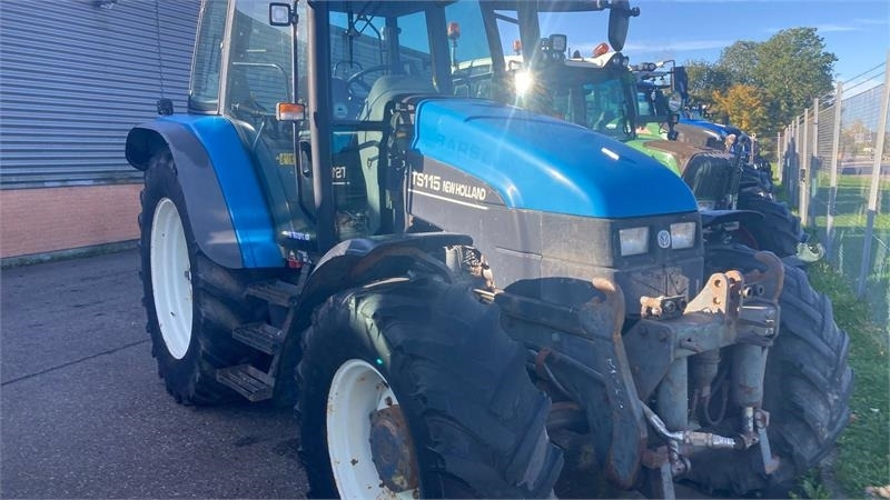New Holland TS115 - Tractor: foto 1 New Holland TS115 - Tractor: foto 1