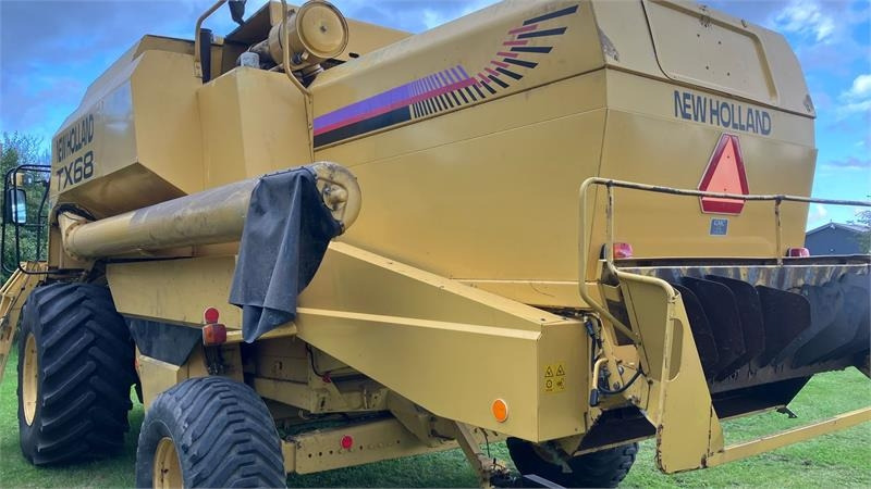 New Holland TX68 FSH  - Cosechadora de granos: foto 2 New Holland TX68 FSH  - Cosechadora de granos: foto 2