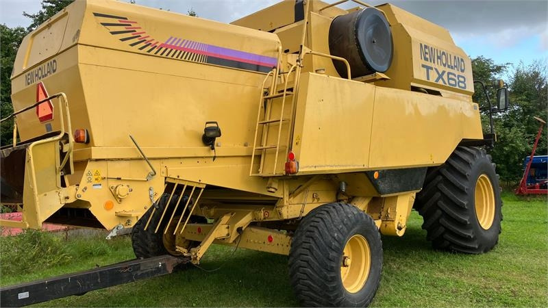 New Holland TX68 FSH  - Cosechadora de granos: foto 3 New Holland TX68 FSH  - Cosechadora de granos: foto 3