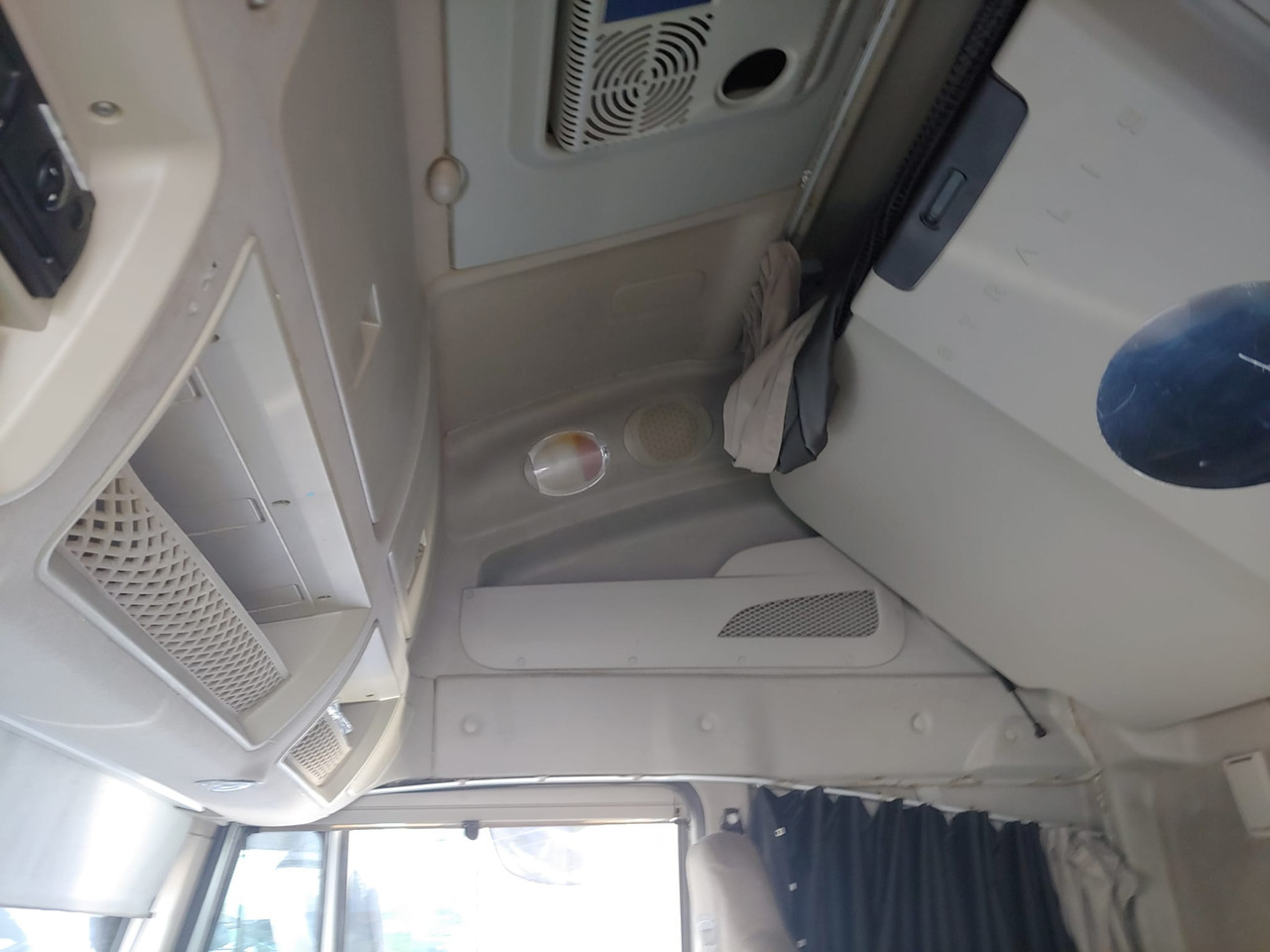 Camión chasis para transporte de equipos pesados IVECO AS190S50FP: foto 13