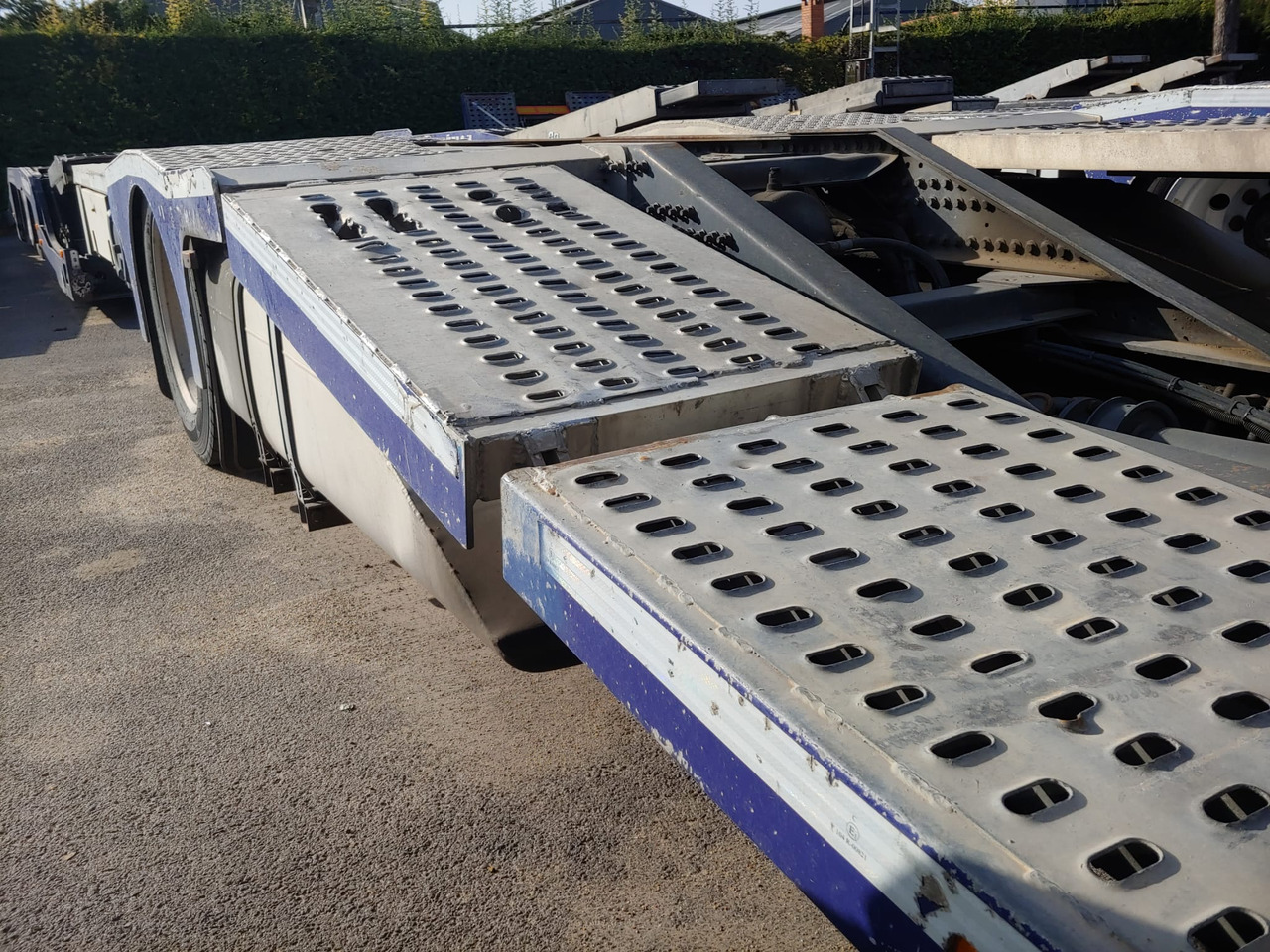 Camión chasis para transporte de equipos pesados IVECO AS190S50FP: foto 10