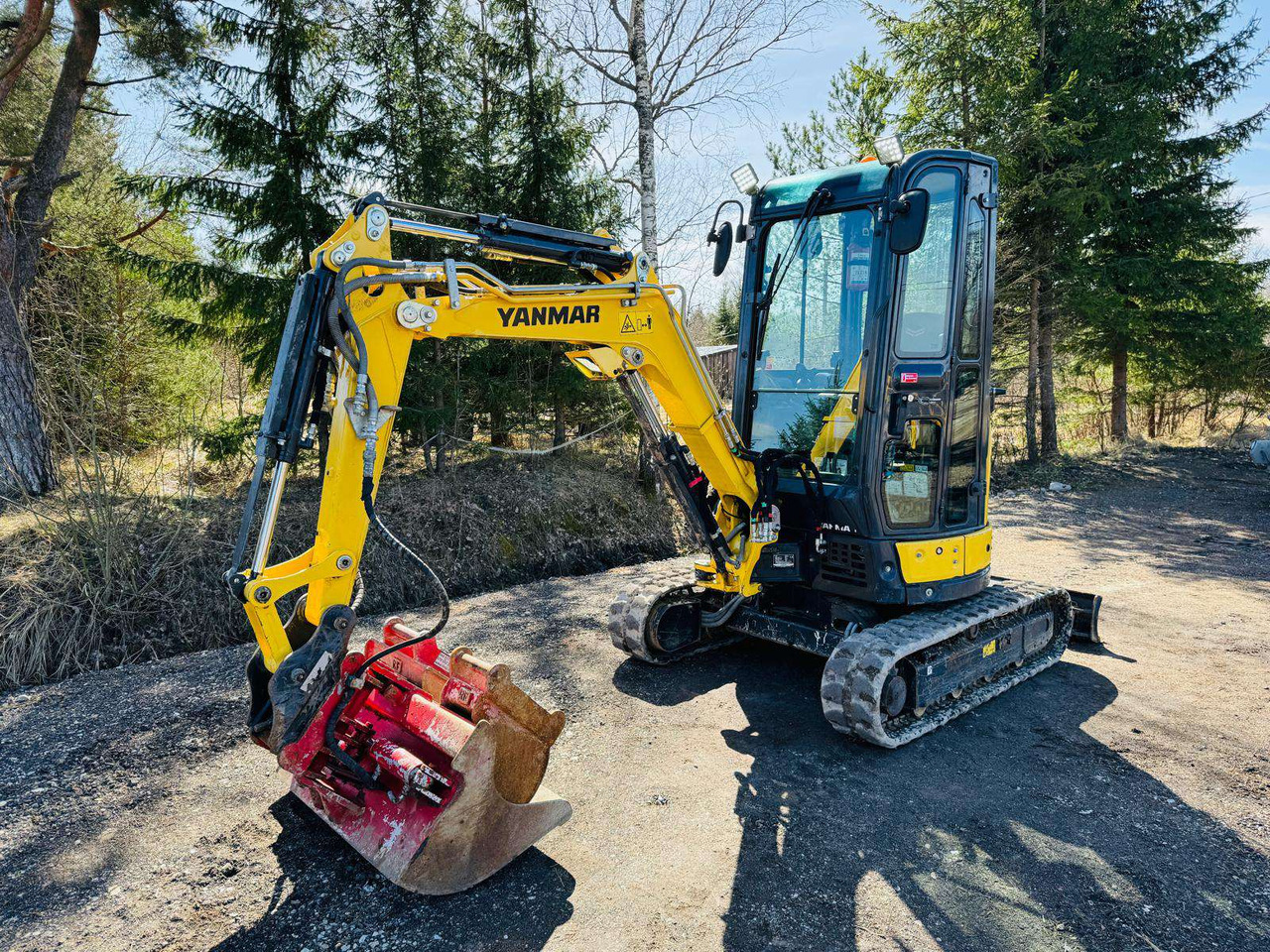 YANMAR VIO23-6 - Miniexcavadora: foto 1 YANMAR VIO23-6 - Miniexcavadora: foto 1