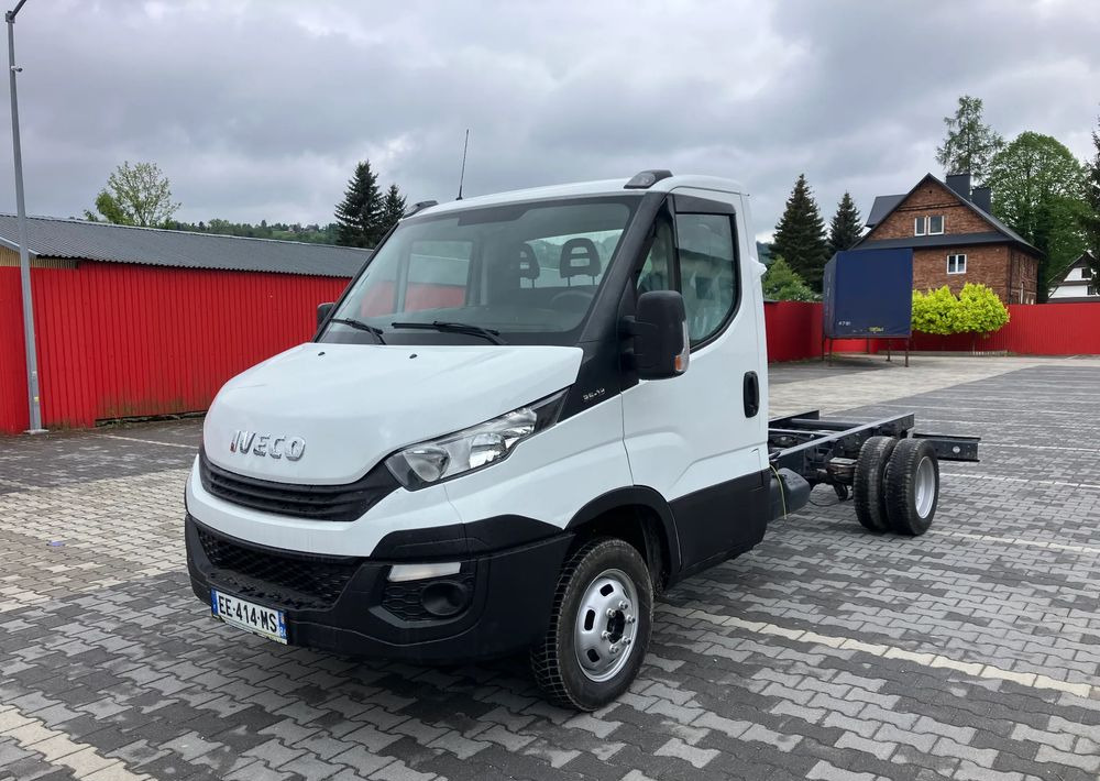 Iveco DAILY 35C13 ramo do zabudowy kiper wywrotka - Camión chasis: foto 1 Iveco DAILY 35C13 ramo do zabudowy kiper wywrotka - Camión chasis: foto 1