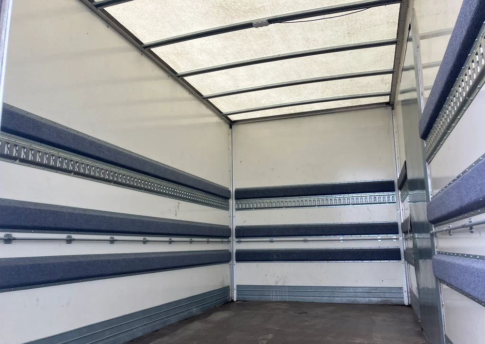 Iveco DAILY 35C16 kontener kurierka 3.0 silnik - Furgoneta caja cerrada: foto 5 Iveco DAILY 35C16 kontener kurierka 3.0 silnik - Furgoneta caja cerrada: foto 5
