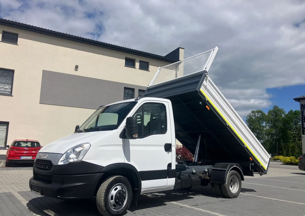 Iveco Iveco daily 35C13 wywrotka solidny kiper - Furgoneta basculante: foto 1 Iveco Iveco daily 35C13 wywrotka solidny kiper - Furgoneta basculante: foto 1